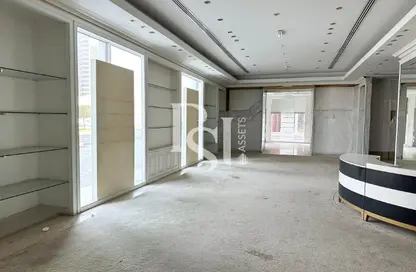 Retail - Studio for rent in Sheleila Tower - Al Khalidiya - Abu Dhabi