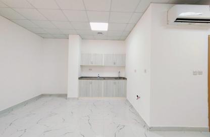 Apartment - Studio - 1 Bathroom for rent in Al Khalidiya - Abu Dhabi