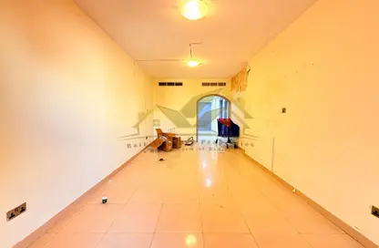 Apartment - 2 Bedrooms - 3 Bathrooms for rent in Mankhool Road - Bur Dubai - Dubai