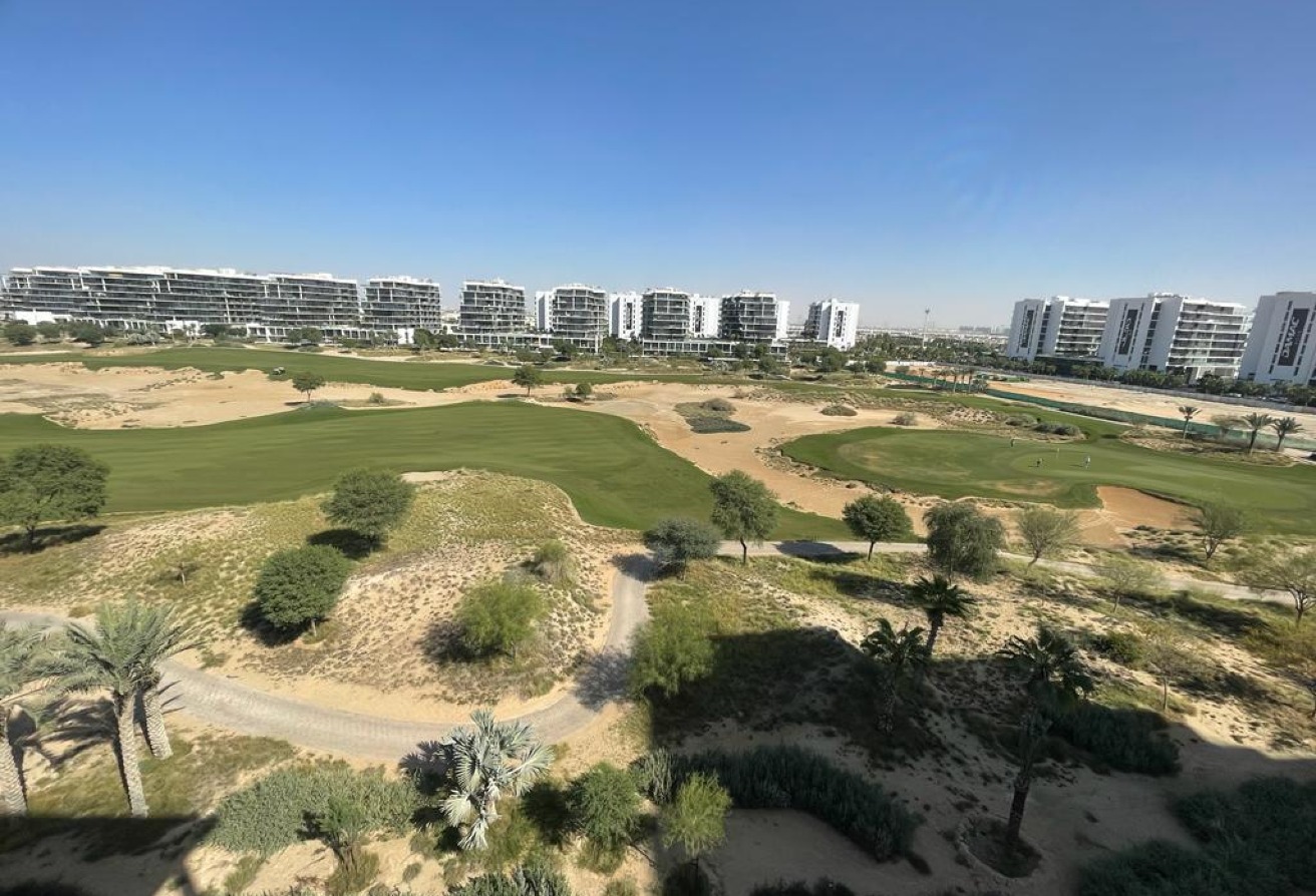 3 bedroom apartment in Golf Promenade 2B, Damac Hills: 16