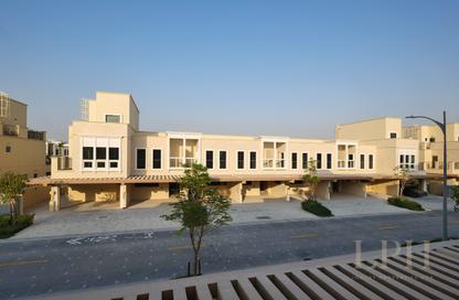 Townhouse - 4 - 5 for rent in Malta - Damac Lagoons - Dubai