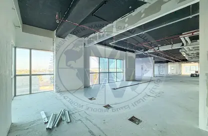 نصف طابق - استوديو - 2 حمامات للايجار في C2 تاور - مجمع الابراج الستة بالببطين - البطين - أبوظبي