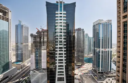 Apartment - 1 Bedroom - 2 Bathrooms for rent in Bonnington Tower - JLT Cluster J - Jumeirah Lake Towers - Dubai