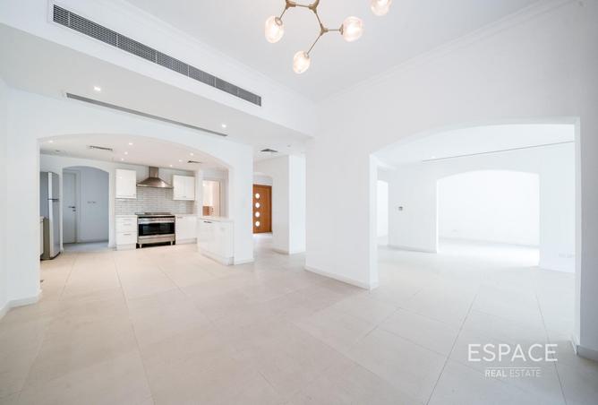 76565367 - Property Image 2