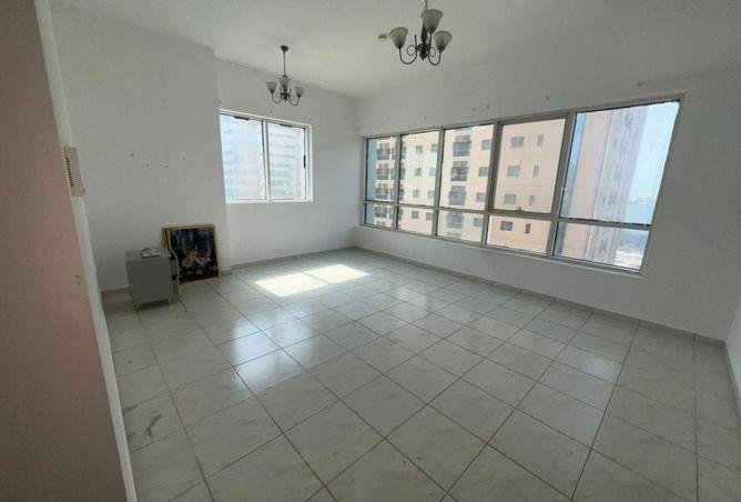 Large 3BR + maid room, parking, built-in wardrobes