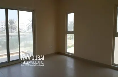 فيلا - 3 غرف نوم - 4 حمامات للايجار في قرية ورسان - المدينة العالمية - دبي