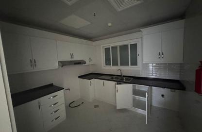 Apartment - 2 Bedrooms - 3 Bathrooms for rent in Al Khan - Sharjah