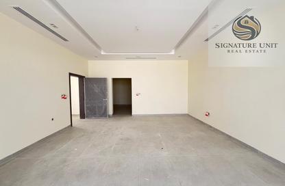 Villa - 4 Bedrooms - 6 Bathrooms for rent in Al Aweer 1 - Al Aweer - Dubai