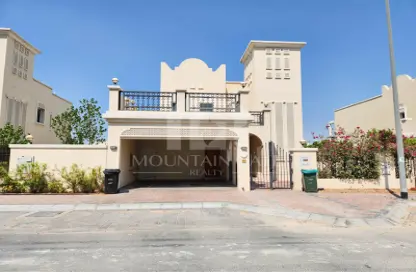Villa - 2 Bedrooms - 4 Bathrooms for rent in District 16L - Jumeirah Village Circle - Dubai