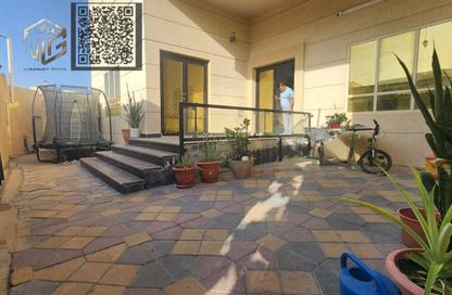 Villa - 5 Bedrooms - 6 Bathrooms for sale in Al Mowaihat 3 - Al Mowaihat - Ajman