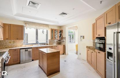 Villa - 6 Bedrooms - 7 Bathrooms for sale in Signature Villas Frond A - Signature Villas - Palm Jumeirah - Dubai