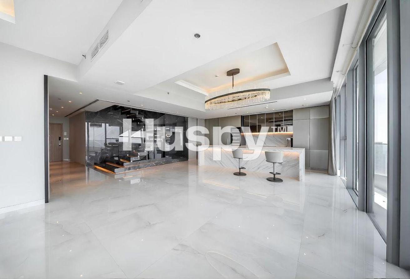 Upgraded Duplex | High Floor | Full Sea View photo 4