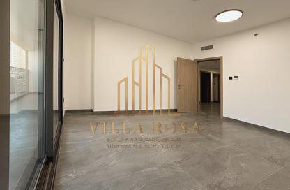 Apartment - 4 Bedrooms - 6 Bathrooms for rent in Riviera Tower - Al Majaz 3 - Al Majaz - Sharjah