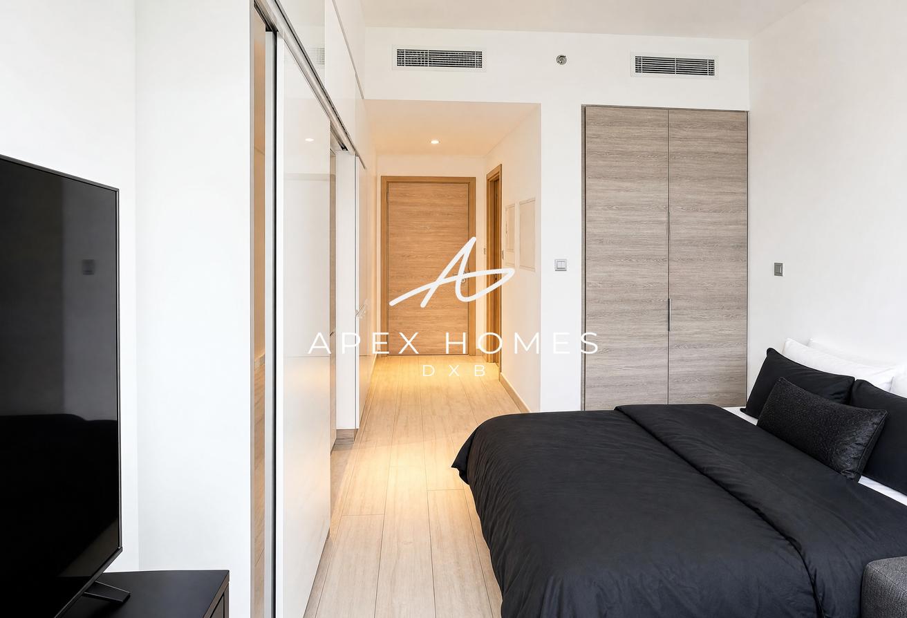 Amazing Location | White Goods | Unfurnished photo 5