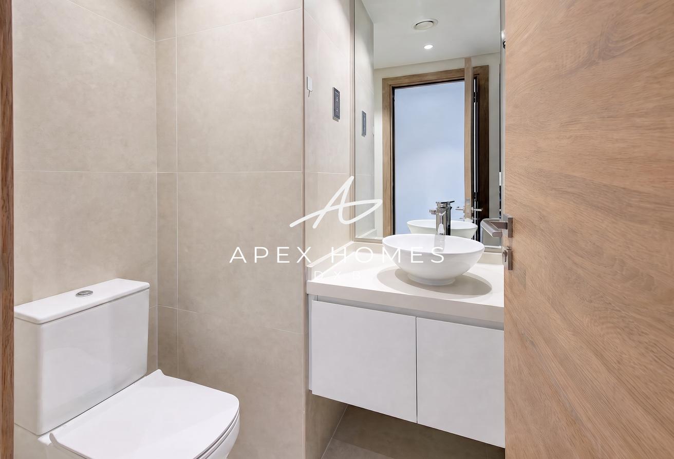 Amazing Location | White Goods | Unfurnished photo 6