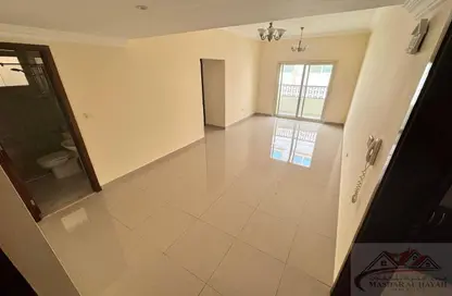 Apartment - 3 Bedrooms - 3 Bathrooms for rent in Muwaileh 29 Building - Muwaileh - Sharjah