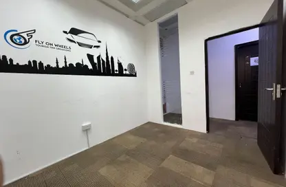 Office Space - 1 Bedroom - 3 Bathrooms for rent in Khalidiya Street - Al Khalidiya - Abu Dhabi