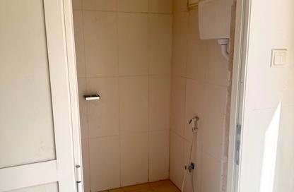 Labor Camp - Studio - 7+ for rent in Al Sajaa - Sharjah