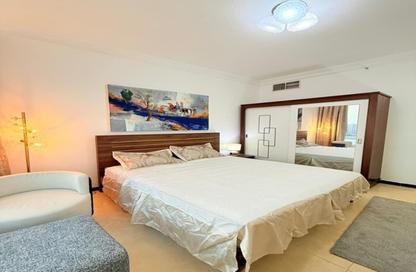 Apartment - 2 Bedrooms - 2 Bathrooms for rent in Al Khan Corniche - Al Khan - Sharjah