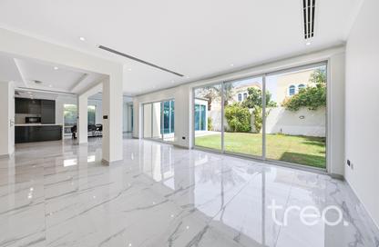 Villa - 3 - 4 for sale in District 8 - Jumeirah Park - Dubai