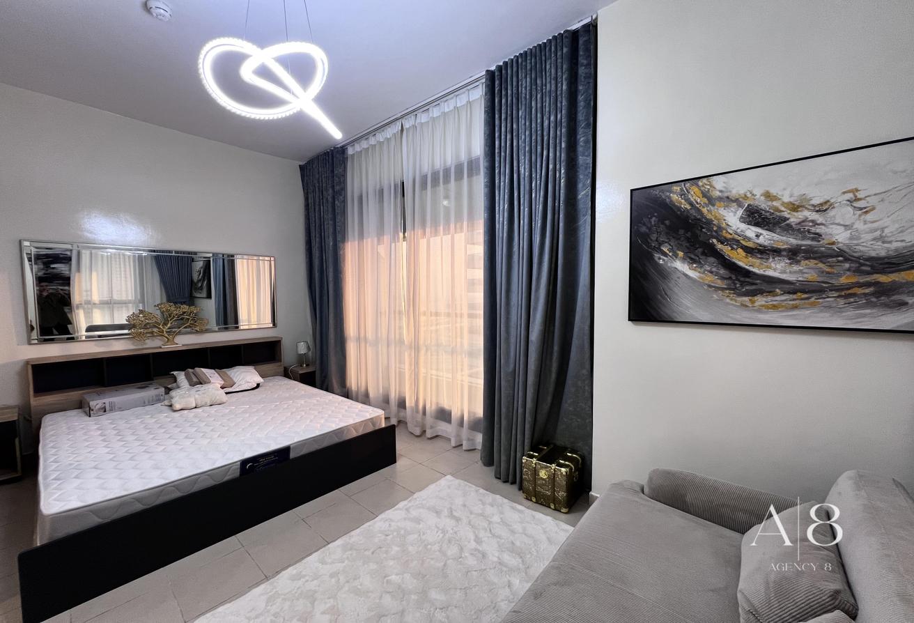 Marina Living | Water View | Fully Upgraded photo 13