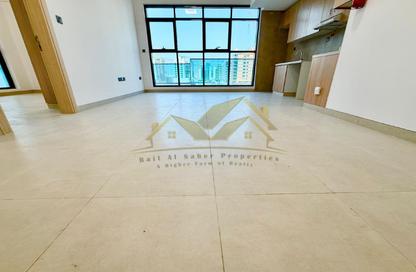 Apartment - 1 Bedroom - 2 Bathrooms for rent in Jumeirah Garden City - Al Satwa - Dubai
