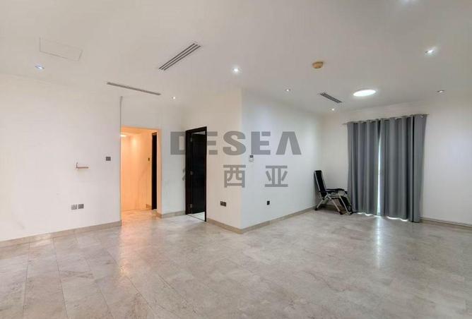 73865083 - Property Image 2