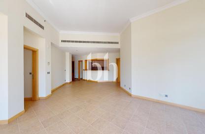 Apartment - 3 Bedrooms - 4 Bathrooms for rent in Al Khudrawi - Shoreline Apartments - Palm Jumeirah - Dubai