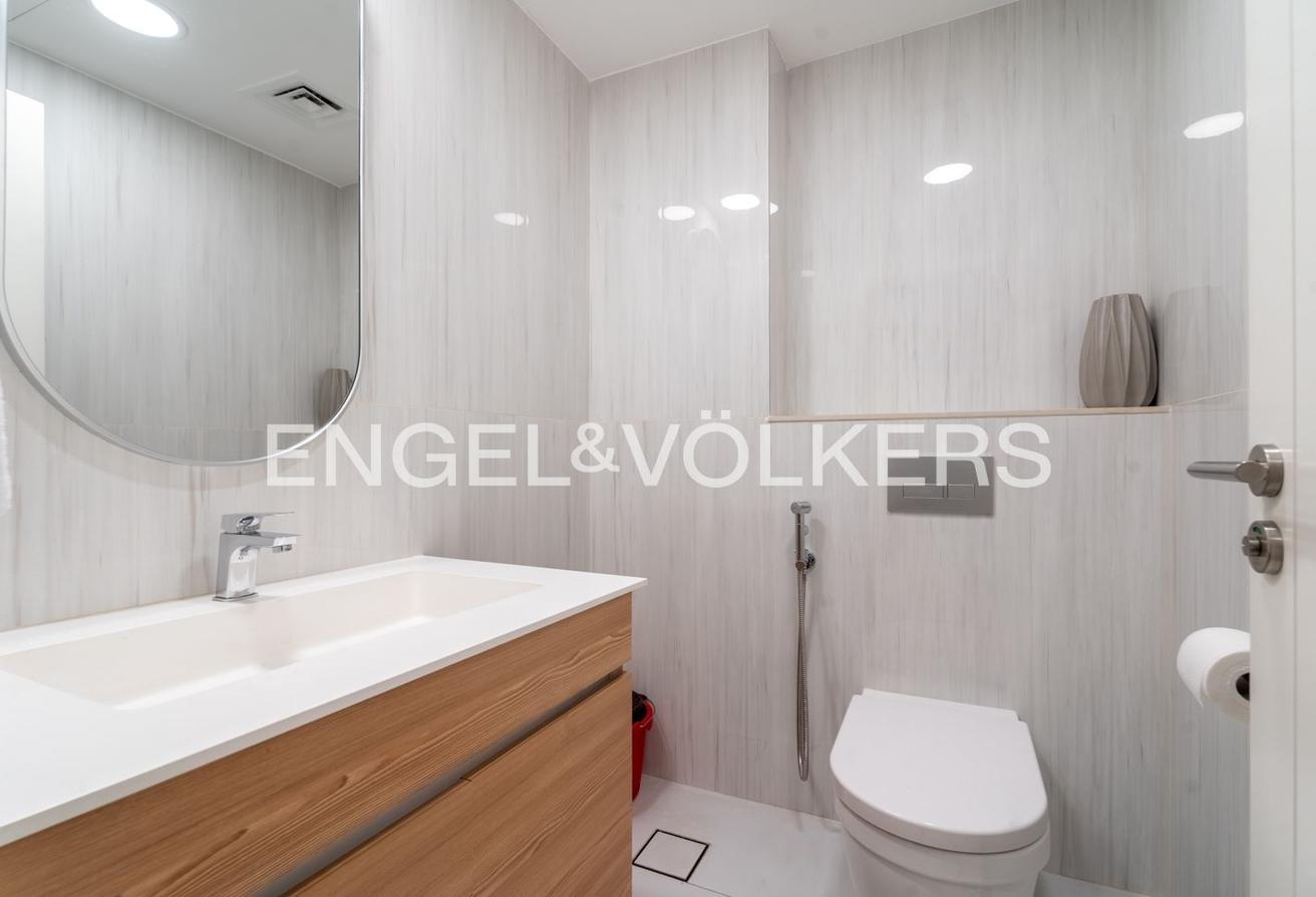 Luxury Penthouse | Unfurnished | Golf Course View photo 13