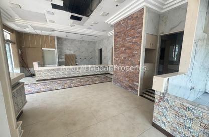 Shop - Studio - 1 for rent in Garden City 2 - Jumeirah Garden City - Al Satwa - Dubai