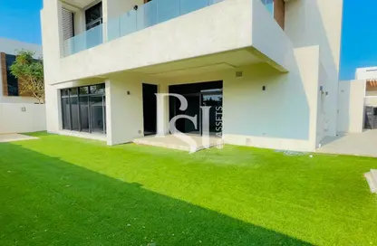 Villa - 4 Bedrooms - 7 Bathrooms for rent in West Yas - Yas Island - Abu Dhabi