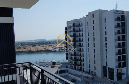 Apartment - 1 - 1 for sale in Waters Edge - Yas Island - Abu Dhabi
