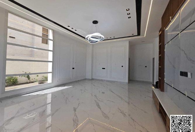 74483793 - Property Image 3