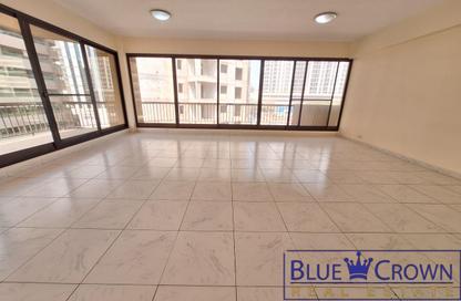 Apartment - 3 - 2 for rent in Golden Sands 2 - Al Mankhool - Bur Dubai - Dubai