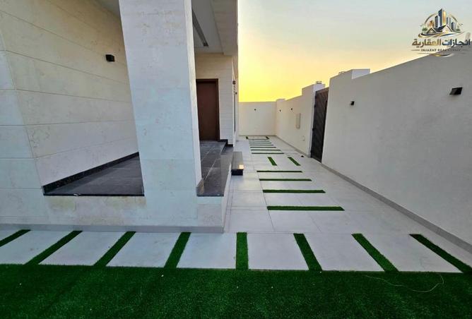 102826679 - Property Image 3