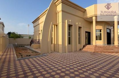 Apartment - 4 Bedrooms - 5 Bathrooms for rent in Al Riffa - Ras Al Khaimah