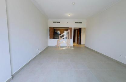 Apartment - 1 Bedroom - 2 Bathrooms for rent in Qamar 5 - Madinat Badr - Al Muhaisnah - Dubai