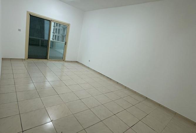 2 BR Apartment with Water and Landmark Views