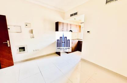 Apartment - Studio - 1 Bathroom for rent in Muwailih Building - Muwaileh - Sharjah Apartment - Studio - 1 Bathroom for rent in Muwailih Building - Muwaileh - Sharjah