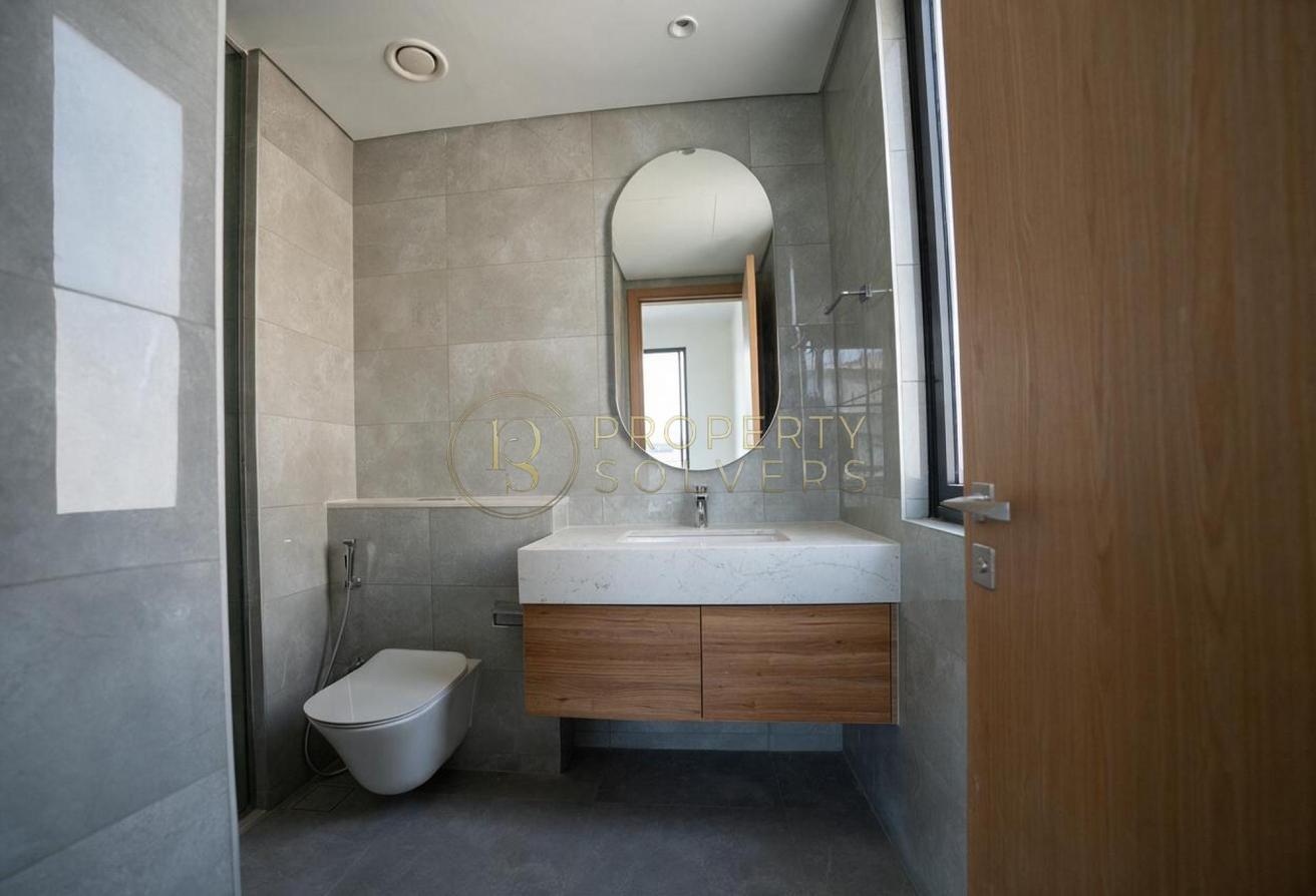 Huge 5BR Villa | Park View | Prime Location photo 30