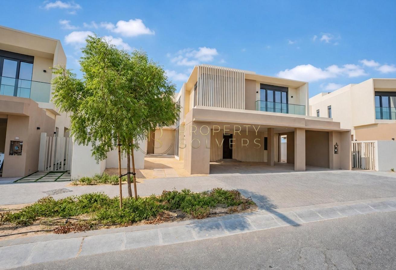 Huge 5BR Villa | Park View | Prime Location photo 7