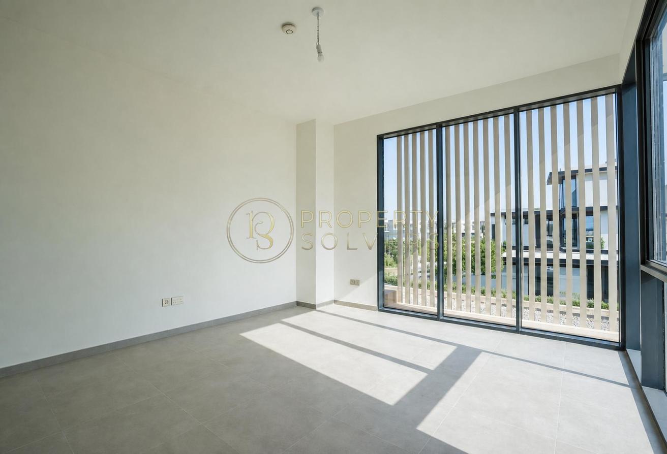 Huge 5BR Villa | Park View | Prime Location photo 4