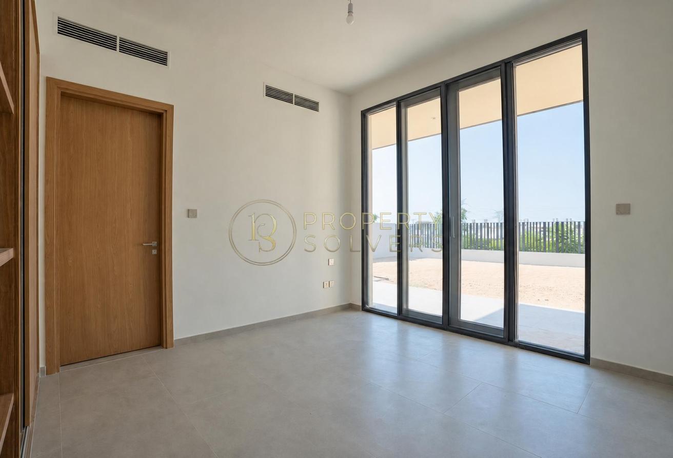 Huge 5BR Villa | Park View | Prime Location photo 14
