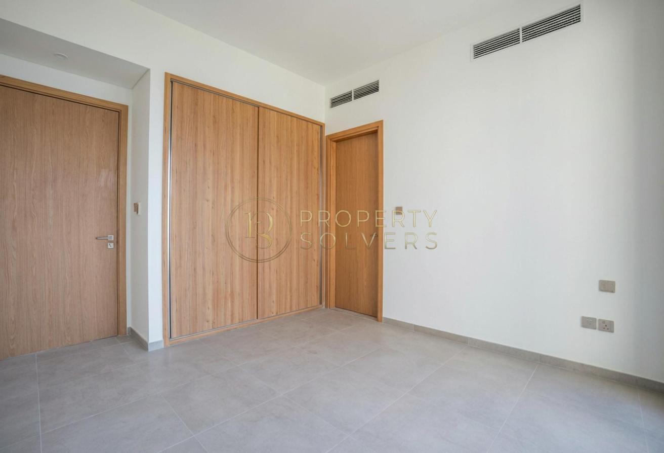 Huge 5BR Villa | Park View | Prime Location photo 21