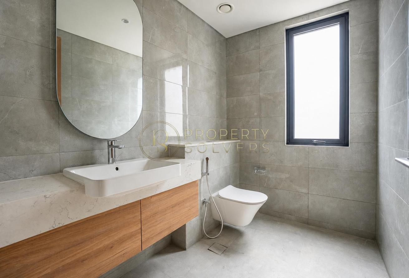 Huge 5BR Villa | Park View | Prime Location photo 29