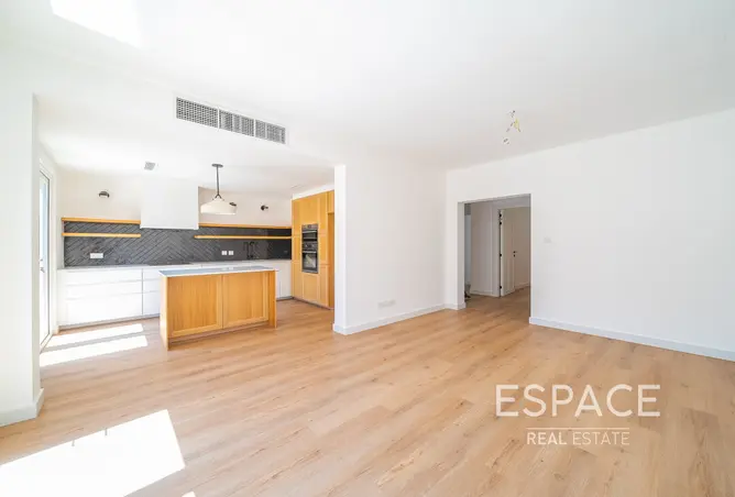 164585421 - Property Image 2