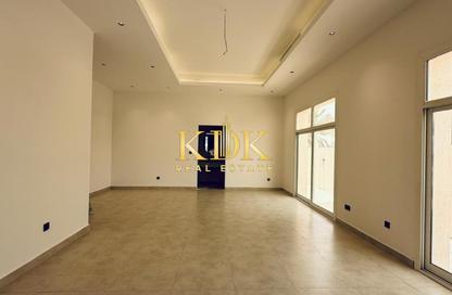 Villa - 4 - 5 for rent in Nad Al Sheba 4 - Nad Al Sheba - Dubai Villa - 4 - 5 for rent in Nad Al Sheba 4 - Nad Al Sheba - Dubai