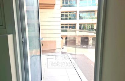 Apartment - 1 Bedroom - 2 Bathrooms for rent in Al Sharafi Building - Al Karama - Dubai
