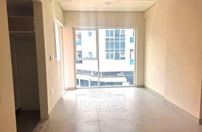 Apartment - 1 Bedroom - 2 Bathrooms for rent in Al Sharafi Building - Al Karama - Dubai