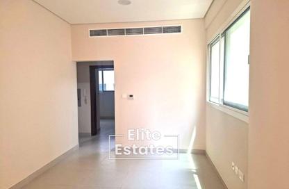 Apartment - 1 Bedroom - 2 Bathrooms for rent in Al Sharafi Building - Al Karama - Dubai